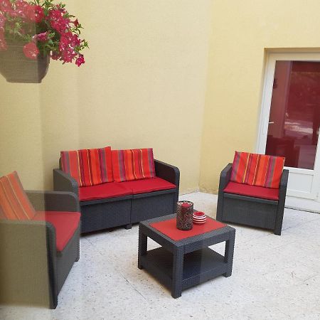 Le Patio Lägenhet Sarrians Exteriör bild
