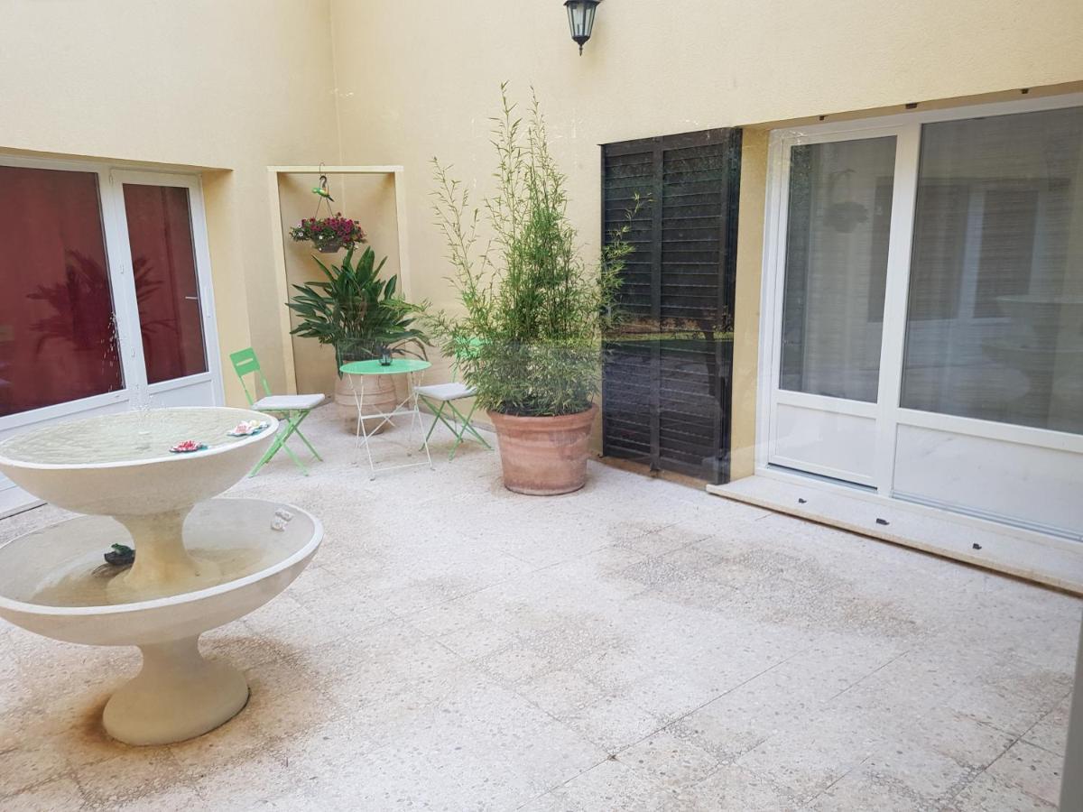 Le Patio Lägenhet Sarrians Exteriör bild